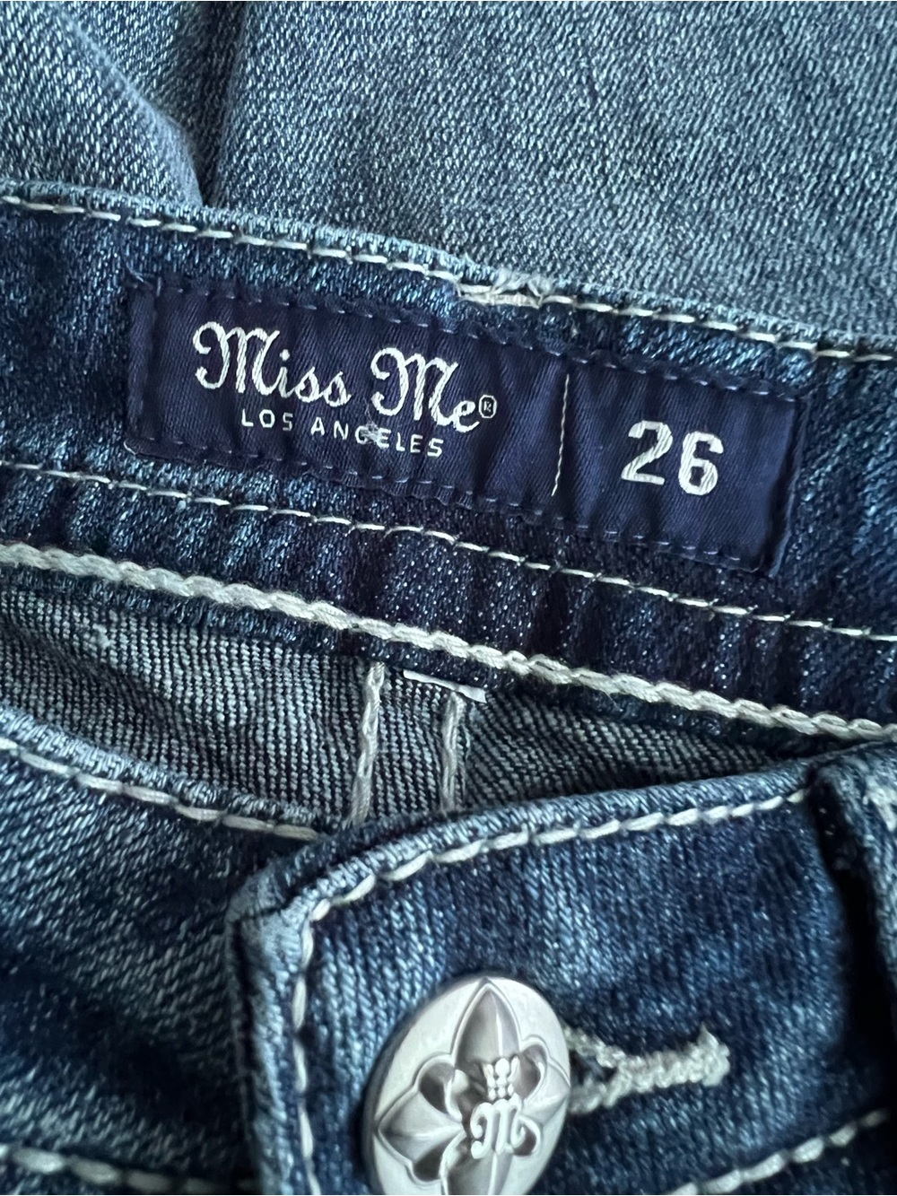 Miss Me Bootcut Embellished Jeans
Size 26 - Picture 3 of 7